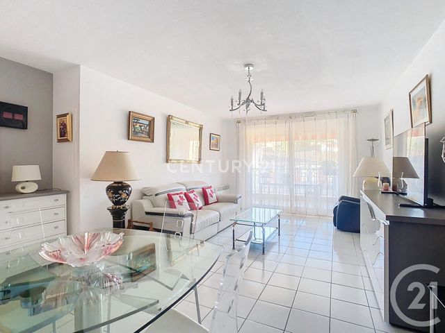 Afficher la photo en grand Appartement à vendre - 3 pièces - 73.0 m2 - AUBAGNE - 13 - PROVENCE-ALPES-COTE-D-AZUR - Century 21 Agence Beaumond