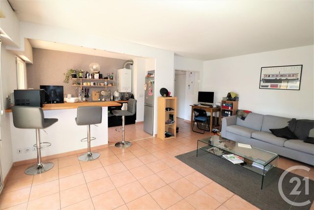 Afficher la photo en grand appartement à vendre - 3 pièces - 60.85 m2 - AUBAGNE - 13 - PROVENCE-ALPES-COTE-D-AZUR - Century 21 Agence Beaumond