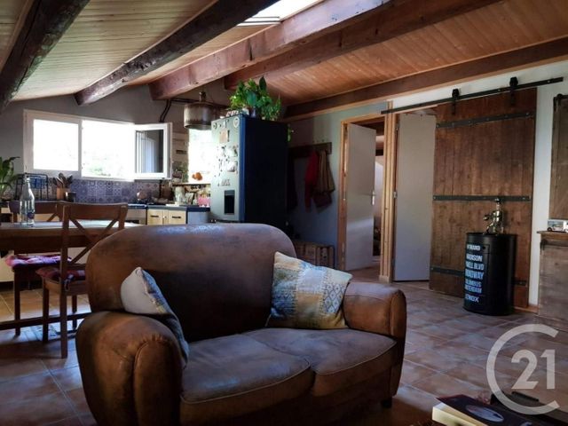 Afficher la photo en grand Appartement F2 à vendre - 2 pièces - 37.25 m2 - AURIOL - 13 - PROVENCE-ALPES-COTE-D-AZUR - Century 21 Agence Beaumond