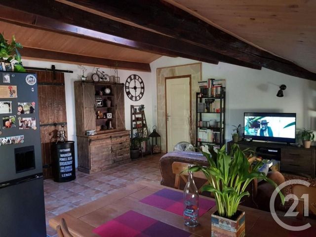 Afficher la photo en grand Appartement F2 à vendre - 2 pièces - 37.25 m2 - AURIOL - 13 - PROVENCE-ALPES-COTE-D-AZUR - Century 21 Agence Beaumond