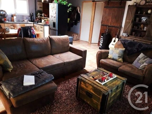Afficher la photo en grand Appartement F2 à vendre - 2 pièces - 37.25 m2 - AURIOL - 13 - PROVENCE-ALPES-COTE-D-AZUR - Century 21 Agence Beaumond