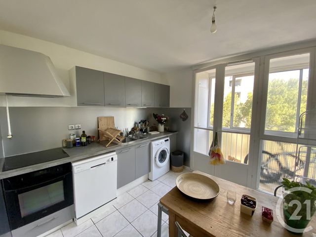 Appartement à vendre - 4 pièces - 84.86 m2 - AUBAGNE - 13 - PROVENCE-ALPES-COTE-D-AZUR - Century 21 Agence Beaumond Appartement à vendre - 4 pièces - 84.86 m2 - AUBAGNE - 13 - PROVENCE-ALPES-COTE-D-AZUR - Century 21 Agence Beaumond