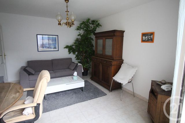 Afficher la photo en grand Appartement F2 à vendre - 2 pièces - 42.0 m2 - AUBAGNE - 13 - PROVENCE-ALPES-COTE-D-AZUR - Century 21 Agence Beaumond