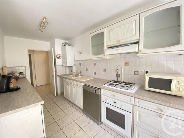 Afficher la photo en grand Appartement F3 à vendre - 3 pièces - 76.0 m2 - AUBAGNE - 13 - PROVENCE-ALPES-COTE-D-AZUR - Century 21 Agence Beaumond