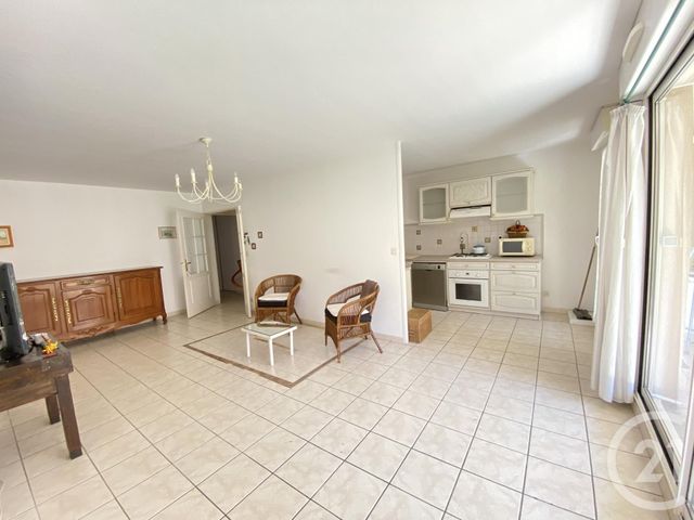 Afficher la photo en grand Appartement F3 à vendre - 3 pièces - 76.0 m2 - AUBAGNE - 13 - PROVENCE-ALPES-COTE-D-AZUR - Century 21 Agence Beaumond