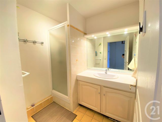 Afficher la photo en grand Appartement F3 à vendre - 3 pièces - 76.0 m2 - AUBAGNE - 13 - PROVENCE-ALPES-COTE-D-AZUR - Century 21 Agence Beaumond