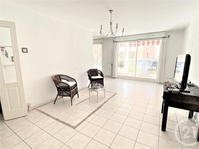 Afficher la photo en grand Appartement F3 à vendre - 3 pièces - 76.0 m2 - AUBAGNE - 13 - PROVENCE-ALPES-COTE-D-AZUR - Century 21 Agence Beaumond