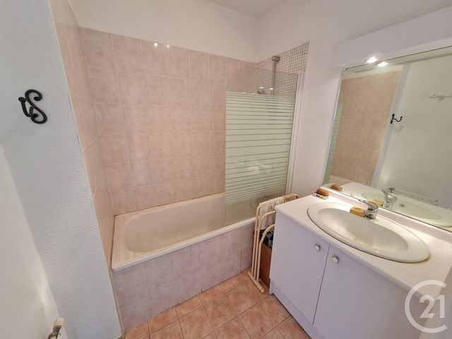 Appartement F3 à vendre - 3 pièces - 66.99 m2 - AUBAGNE - 13 - PROVENCE-ALPES-COTE-D-AZUR - Century 21 Agence Beaumond Appartement F3 à vendre - 3 pièces - 66.99 m2 - AUBAGNE - 13 - PROVENCE-ALPES-COTE-D-AZUR - Century 21 Agence Beaumond