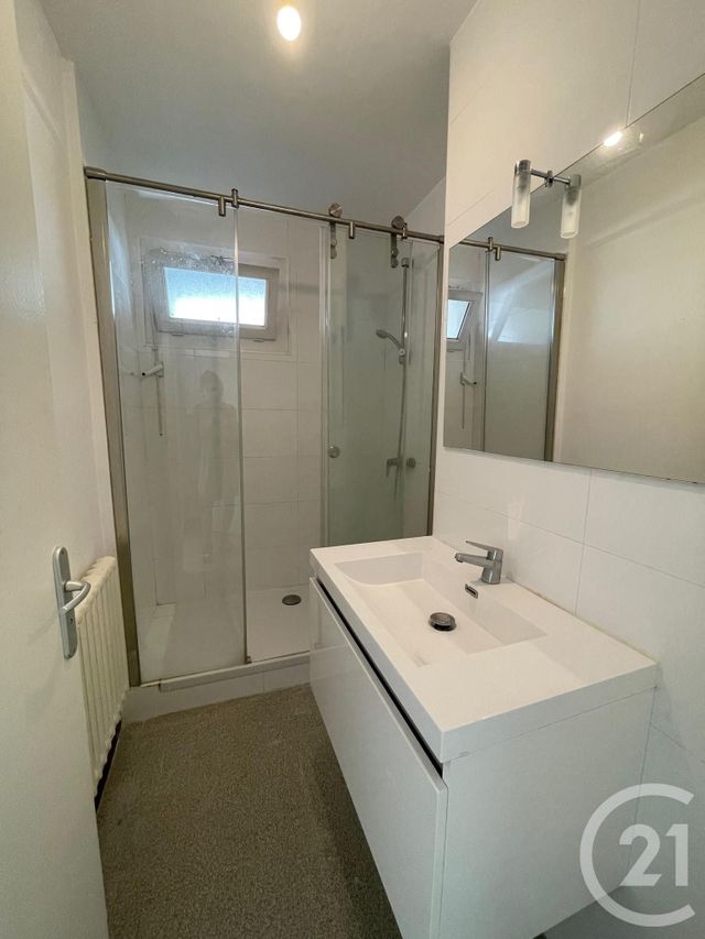 Appartement T3 à louer - 3 pièces - 62.26 m2 - AUBAGNE - 13 - PROVENCE-ALPES-COTE-D-AZUR - Century 21 Agence Beaumond Appartement T3 à louer - 3 pièces - 62.26 m2 - AUBAGNE - 13 - PROVENCE-ALPES-COTE-D-AZUR - Century 21 Agence Beaumond