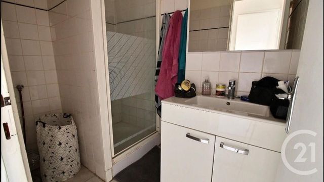 Afficher la photo en grand Appartement F2 à vendre - 2 pièces - 41.39 m2 - AUBAGNE - 13 - PROVENCE-ALPES-COTE-D-AZUR - Century 21 Agence Beaumond