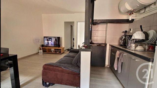 Afficher la photo en grand Appartement F2 à vendre - 2 pièces - 41.39 m2 - AUBAGNE - 13 - PROVENCE-ALPES-COTE-D-AZUR - Century 21 Agence Beaumond