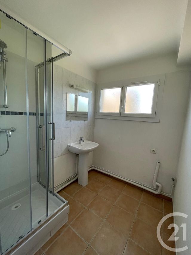 Afficher la photo en grand Appartement T3 à louer - 3 pièces - 56.16 m2 - AUBAGNE - 13 - PROVENCE-ALPES-COTE-D-AZUR - Century 21 Agence Beaumond