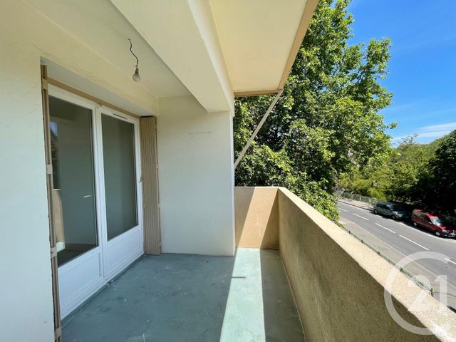 Afficher la photo en grand Appartement T3 à louer - 3 pièces - 56.16 m2 - AUBAGNE - 13 - PROVENCE-ALPES-COTE-D-AZUR - Century 21 Agence Beaumond