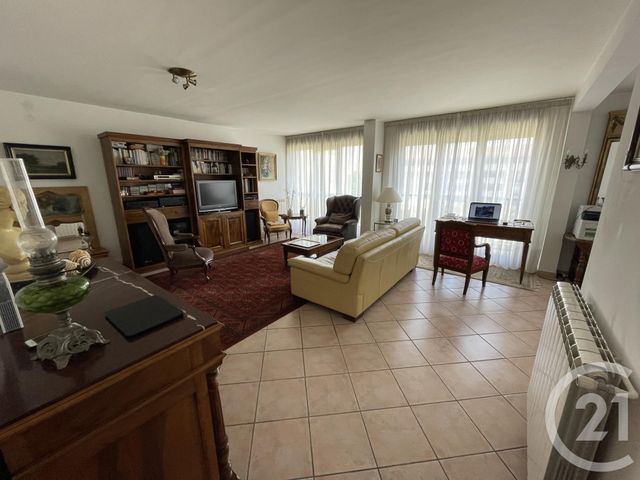 Appartement T4 à vendre - 4 pièces - 91.36 m2 - AUBAGNE - 13 - PROVENCE-ALPES-COTE-D-AZUR - Century 21 Agence Beaumond Appartement T4 à vendre - 4 pièces - 91.36 m2 - AUBAGNE - 13 - PROVENCE-ALPES-COTE-D-AZUR - Century 21 Agence Beaumond