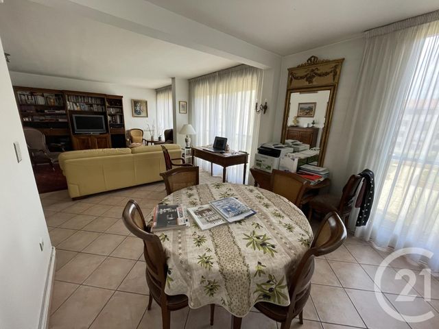 Appartement T4 à vendre - 4 pièces - 91.36 m2 - AUBAGNE - 13 - PROVENCE-ALPES-COTE-D-AZUR - Century 21 Agence Beaumond Appartement T4 à vendre - 4 pièces - 91.36 m2 - AUBAGNE - 13 - PROVENCE-ALPES-COTE-D-AZUR - Century 21 Agence Beaumond