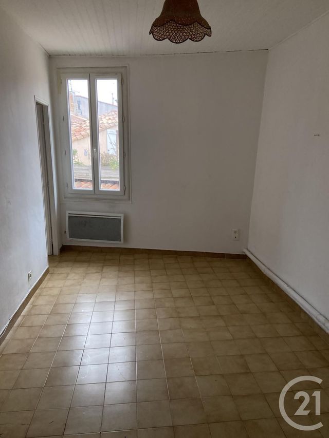 Appartement T2 à louer - 2 pièces - 32.76 m2 - AUBAGNE - 13 - PROVENCE-ALPES-COTE-D-AZUR - Century 21 Agence Beaumond Appartement T2 à louer - 2 pièces - 32.76 m2 - AUBAGNE - 13 - PROVENCE-ALPES-COTE-D-AZUR - Century 21 Agence Beaumond