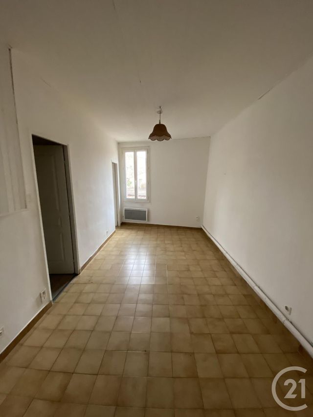 Appartement T2 à louer - 2 pièces - 32.76 m2 - AUBAGNE - 13 - PROVENCE-ALPES-COTE-D-AZUR - Century 21 Agence Beaumond Appartement T2 à louer - 2 pièces - 32.76 m2 - AUBAGNE - 13 - PROVENCE-ALPES-COTE-D-AZUR - Century 21 Agence Beaumond