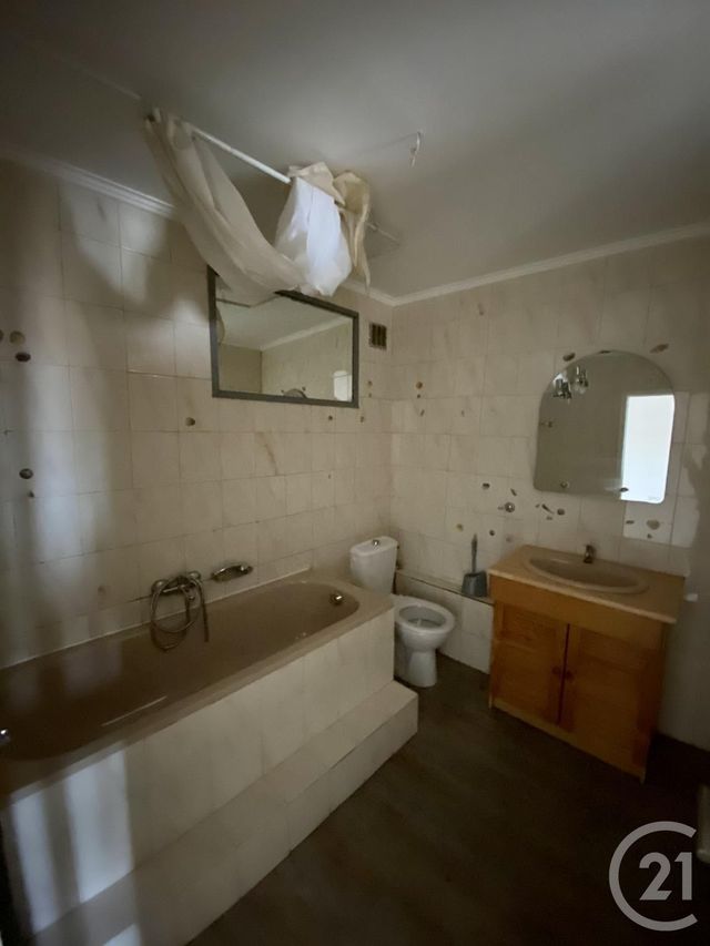 Appartement T2 à louer - 2 pièces - 32.76 m2 - AUBAGNE - 13 - PROVENCE-ALPES-COTE-D-AZUR - Century 21 Agence Beaumond Appartement T2 à louer - 2 pièces - 32.76 m2 - AUBAGNE - 13 - PROVENCE-ALPES-COTE-D-AZUR - Century 21 Agence Beaumond