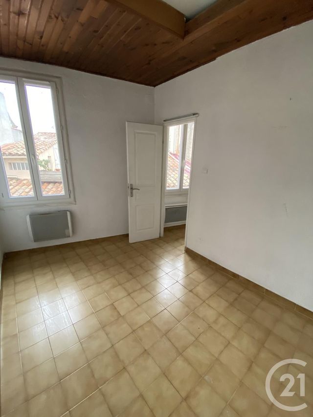 Appartement T2 à louer - 2 pièces - 32.76 m2 - AUBAGNE - 13 - PROVENCE-ALPES-COTE-D-AZUR - Century 21 Agence Beaumond Appartement T2 à louer - 2 pièces - 32.76 m2 - AUBAGNE - 13 - PROVENCE-ALPES-COTE-D-AZUR - Century 21 Agence Beaumond