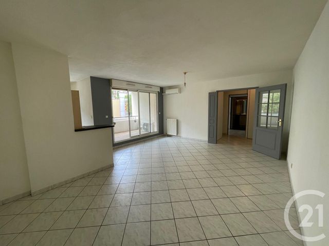Afficher la photo en grand Appartement T3 à louer - 3 pièces - 70.37 m2 - AUBAGNE - 13 - PROVENCE-ALPES-COTE-D-AZUR - Century 21 Agence Beaumond