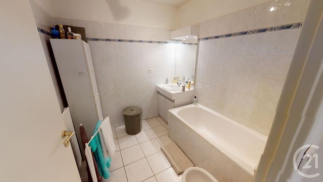 Appartement F3 à vendre - 3 pièces - 67.0 m2 - AUBAGNE - 13 - PROVENCE-ALPES-COTE-D-AZUR - Century 21 Agence Beaumond Appartement F3 à vendre - 3 pièces - 67.0 m2 - AUBAGNE - 13 - PROVENCE-ALPES-COTE-D-AZUR - Century 21 Agence Beaumond