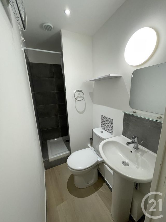 Appartement T1 à louer - 1 pièce - 29.0 m2 - AUBAGNE - 13 - PROVENCE-ALPES-COTE-D-AZUR - Century 21 Agence Beaumond Appartement T1 à louer - 1 pièce - 29.0 m2 - AUBAGNE - 13 - PROVENCE-ALPES-COTE-D-AZUR - Century 21 Agence Beaumond