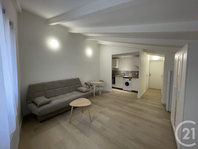 Appartement T1 à louer - 1 pièce - 29.0 m2 - AUBAGNE - 13 - PROVENCE-ALPES-COTE-D-AZUR - Century 21 Agence Beaumond Appartement T1 à louer - 1 pièce - 29.0 m2 - AUBAGNE - 13 - PROVENCE-ALPES-COTE-D-AZUR - Century 21 Agence Beaumond