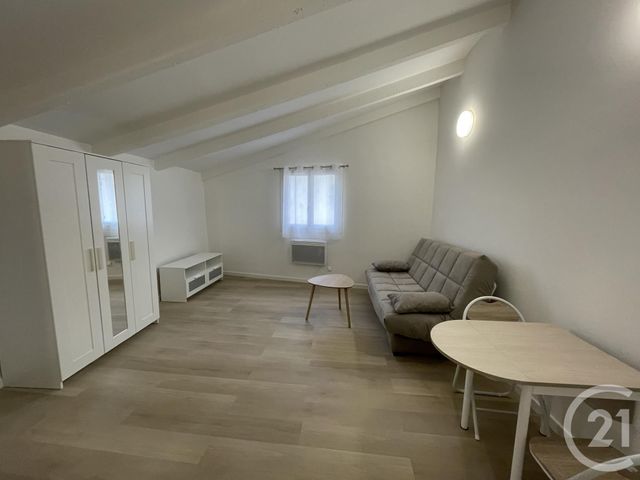 Appartement T1 à louer - 1 pièce - 29.0 m2 - AUBAGNE - 13 - PROVENCE-ALPES-COTE-D-AZUR - Century 21 Agence Beaumond Appartement T1 à louer - 1 pièce - 29.0 m2 - AUBAGNE - 13 - PROVENCE-ALPES-COTE-D-AZUR - Century 21 Agence Beaumond