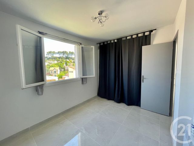 appartement à louer - 3 pièces - 55.69 m2 - LA PENNE SUR HUVEAUNE - 13 - PROVENCE-ALPES-COTE-D-AZUR - Century 21 Agence Beaumond appartement à louer - 3 pièces - 55.69 m2 - LA PENNE SUR HUVEAUNE - 13 - PROVENCE-ALPES-COTE-D-AZUR - Century 21 Agence Beaumond