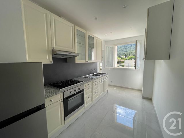 appartement à louer - 3 pièces - 55.69 m2 - LA PENNE SUR HUVEAUNE - 13 - PROVENCE-ALPES-COTE-D-AZUR - Century 21 Agence Beaumond