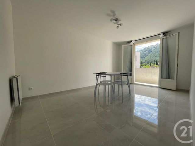 appartement à louer - 3 pièces - 55.69 m2 - LA PENNE SUR HUVEAUNE - 13 - PROVENCE-ALPES-COTE-D-AZUR - Century 21 Agence Beaumond appartement à louer - 3 pièces - 55.69 m2 - LA PENNE SUR HUVEAUNE - 13 - PROVENCE-ALPES-COTE-D-AZUR - Century 21 Agence Beaumond