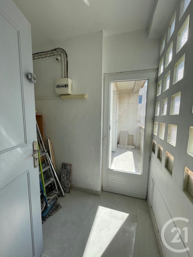 appartement à louer - 3 pièces - 55.69 m2 - LA PENNE SUR HUVEAUNE - 13 - PROVENCE-ALPES-COTE-D-AZUR - Century 21 Agence Beaumond appartement à louer - 3 pièces - 55.69 m2 - LA PENNE SUR HUVEAUNE - 13 - PROVENCE-ALPES-COTE-D-AZUR - Century 21 Agence Beaumond