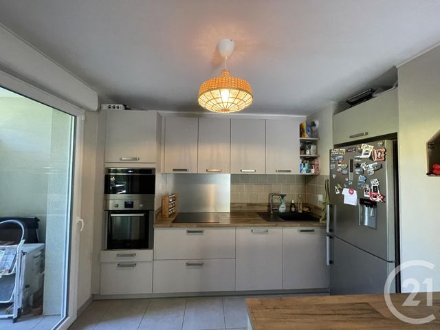 Afficher la photo en grand Appartement T3 à vendre - 3 pièces - 61.82 m2 - AUBAGNE - 13 - PROVENCE-ALPES-COTE-D-AZUR - Century 21 Agence Beaumond