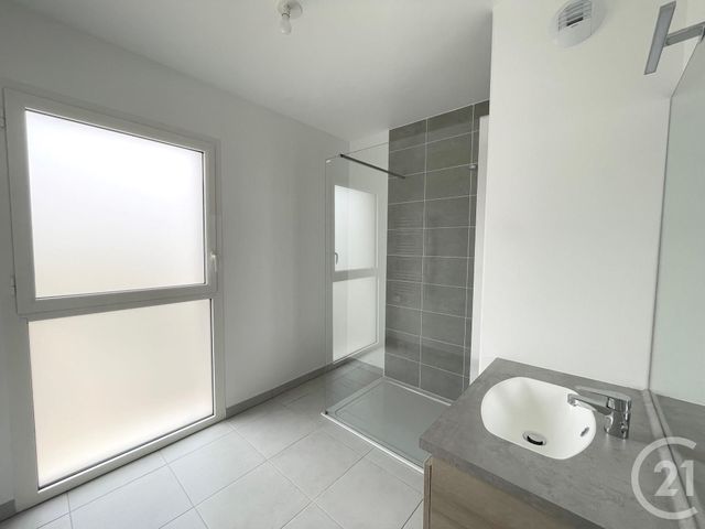Afficher la photo en grand Appartement T3 à louer - 3 pièces - 59.49 m2 - AUBAGNE - 13 - PROVENCE-ALPES-COTE-D-AZUR - Century 21 Agence Beaumond