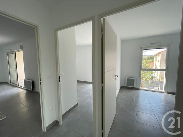 Afficher la photo en grand Appartement T3 à louer - 3 pièces - 59.49 m2 - AUBAGNE - 13 - PROVENCE-ALPES-COTE-D-AZUR - Century 21 Agence Beaumond