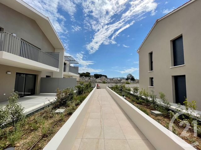 Afficher la photo en grand Appartement T3 à louer - 3 pièces - 59.49 m2 - AUBAGNE - 13 - PROVENCE-ALPES-COTE-D-AZUR - Century 21 Agence Beaumond