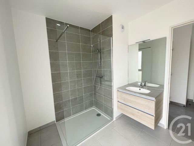 Afficher la photo en grand Appartement T3 à louer - 3 pièces - 59.49 m2 - AUBAGNE - 13 - PROVENCE-ALPES-COTE-D-AZUR - Century 21 Agence Beaumond