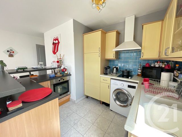 Afficher la photo en grand appartement à vendre - 2 pièces - 46.04 m2 - MARSEILLE - 13011 - PROVENCE-ALPES-COTE-D-AZUR - Century 21 Agence Beaumond