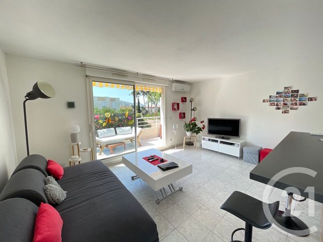Afficher la photo en grand appartement à vendre - 2 pièces - 46.04 m2 - MARSEILLE - 13011 - PROVENCE-ALPES-COTE-D-AZUR - Century 21 Agence Beaumond