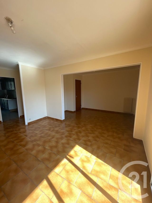 Afficher la photo en grand Appartement T3 à vendre - 4 pièces - 73.25 m2 - AUBAGNE - 13 - PROVENCE-ALPES-COTE-D-AZUR - Century 21 Agence Beaumond