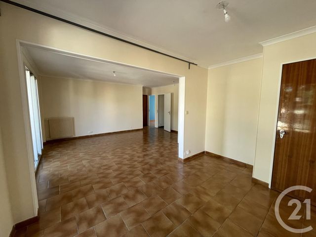 Afficher la photo en grand Appartement T3 à vendre - 4 pièces - 73.25 m2 - AUBAGNE - 13 - PROVENCE-ALPES-COTE-D-AZUR - Century 21 Agence Beaumond