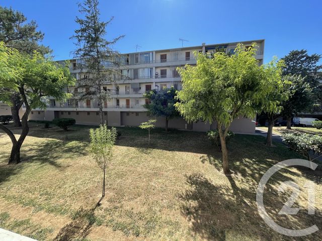 Afficher la photo en grand Appartement T3 à vendre - 4 pièces - 73.25 m2 - AUBAGNE - 13 - PROVENCE-ALPES-COTE-D-AZUR - Century 21 Agence Beaumond