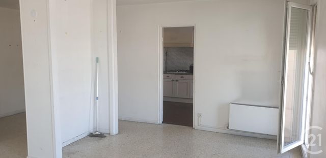 Afficher la photo en grand Appartement F3 à vendre - 3 pièces - 70.19 m2 - AUBAGNE - 13 - PROVENCE-ALPES-COTE-D-AZUR - Century 21 Agence Beaumond