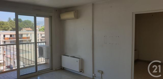 Afficher la photo en grand Appartement F3 à vendre - 3 pièces - 70.19 m2 - AUBAGNE - 13 - PROVENCE-ALPES-COTE-D-AZUR - Century 21 Agence Beaumond