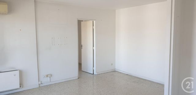 Afficher la photo en grand Appartement F3 à vendre - 3 pièces - 70.19 m2 - AUBAGNE - 13 - PROVENCE-ALPES-COTE-D-AZUR - Century 21 Agence Beaumond