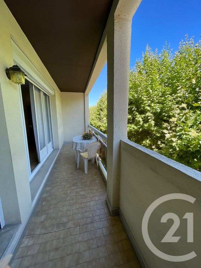Afficher la photo en grand Appartement T3 à vendre - 3 pièces - 60.73 m2 - CARNOUX EN PROVENCE - 13 - PROVENCE-ALPES-COTE-D-AZUR - Century 21 Agence Beaumond