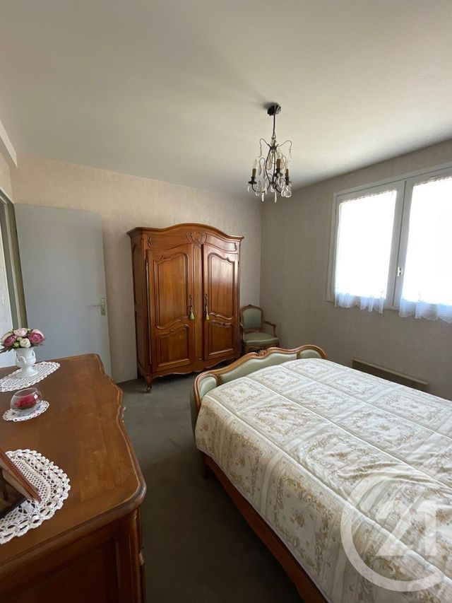 Afficher la photo en grand Appartement T3 à vendre - 3 pièces - 60.73 m2 - CARNOUX EN PROVENCE - 13 - PROVENCE-ALPES-COTE-D-AZUR - Century 21 Agence Beaumond