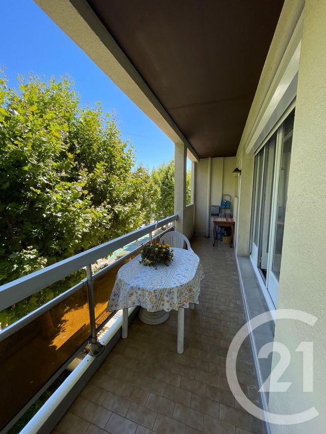 Afficher la photo en grand Appartement T3 à vendre - 3 pièces - 60.73 m2 - CARNOUX EN PROVENCE - 13 - PROVENCE-ALPES-COTE-D-AZUR - Century 21 Agence Beaumond