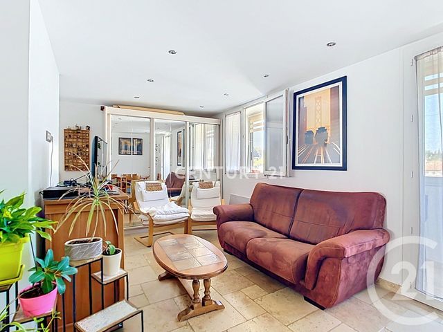 Appartement à vendre - 4 pièces - 66.11 m2 - AUBAGNE - 13 - PROVENCE-ALPES-COTE-D-AZUR - Century 21 Agence Beaumond