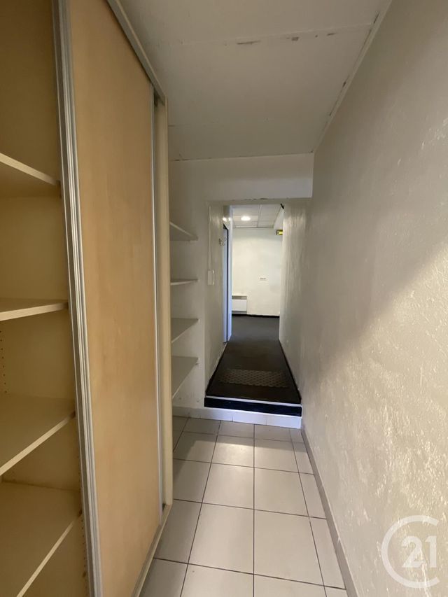 Afficher la photo en grand commerce à louer - 64.0 m2 - AUBAGNE - 13 - PROVENCE-ALPES-COTE-D-AZUR - Century 21 Agence Beaumond